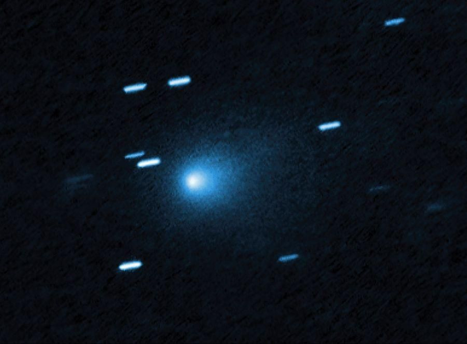 Imagen del 3I/ATLAS a 365 millones de kilómetros de la Tierra, captado por el telescopio Hubble.