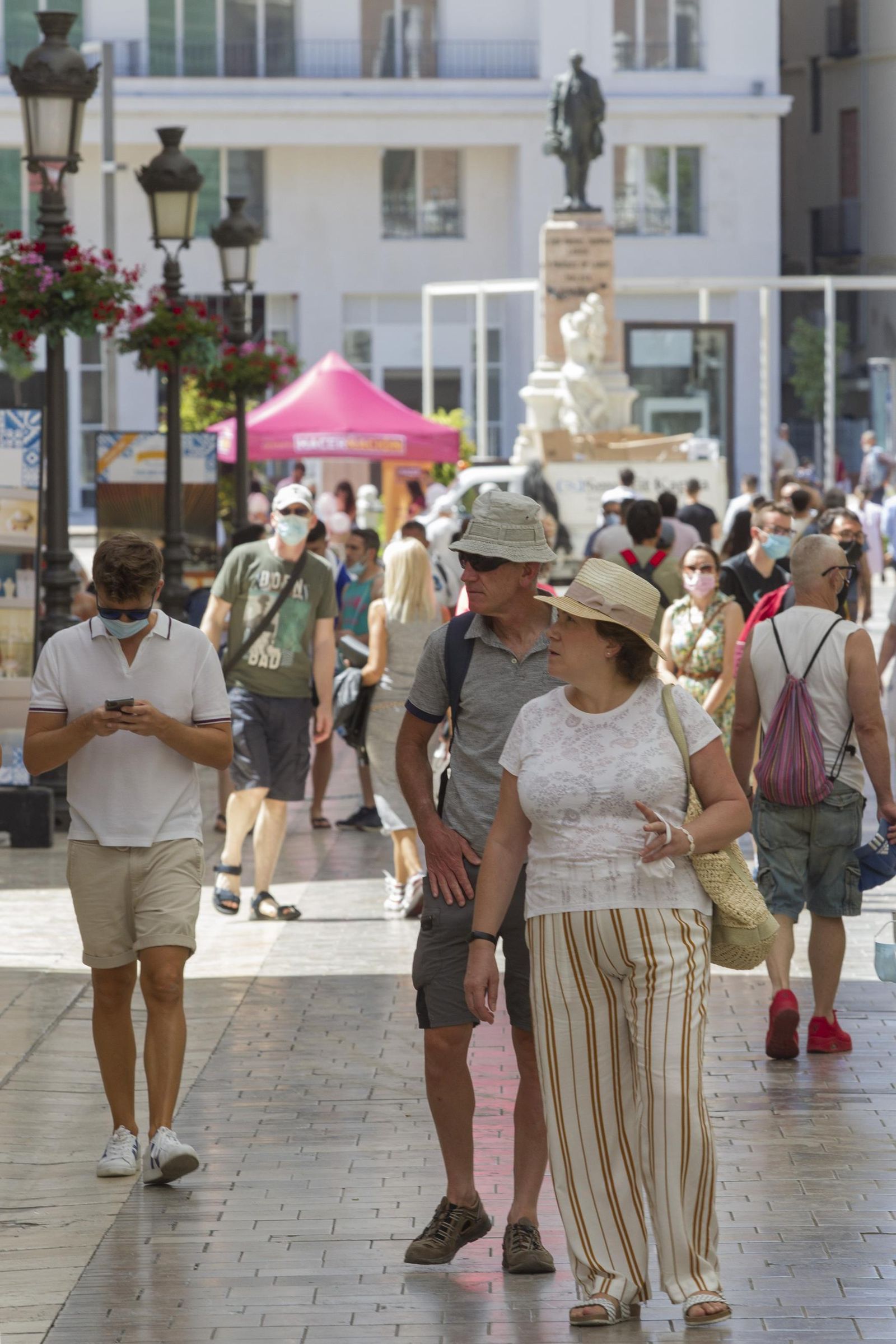 El primer día sin mascarillas en Málaga, en fotos