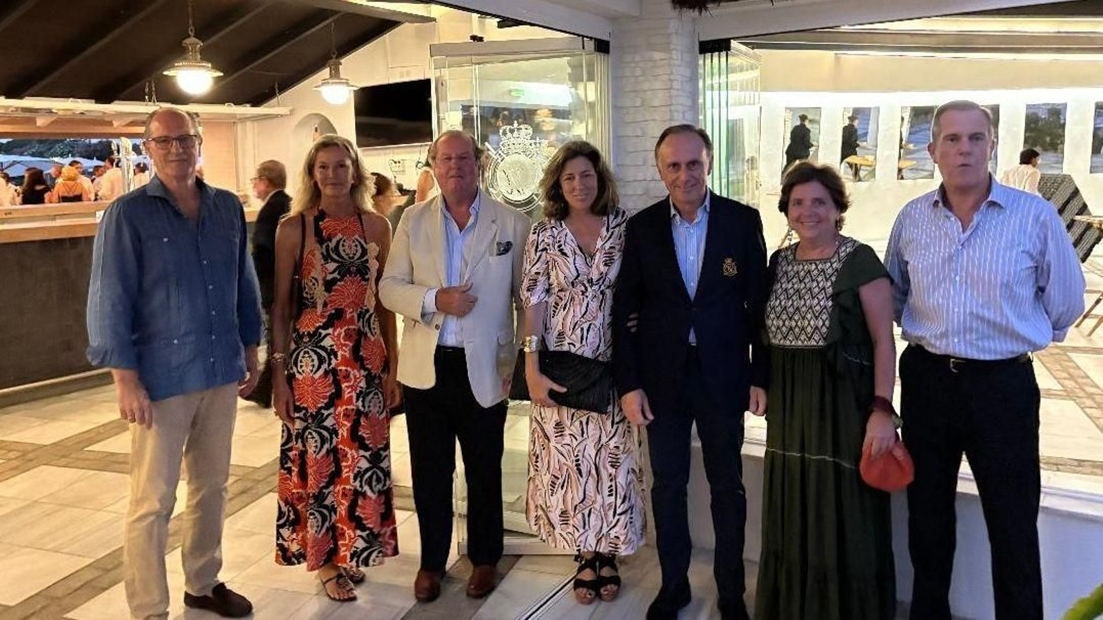 Guillermo Macpherson, Maise Martí, Antonio Osborne, Carmen del Valle, el nuevo presidente del Club Jaime Tovar, Celia Ollero y José Antonio Osborne.