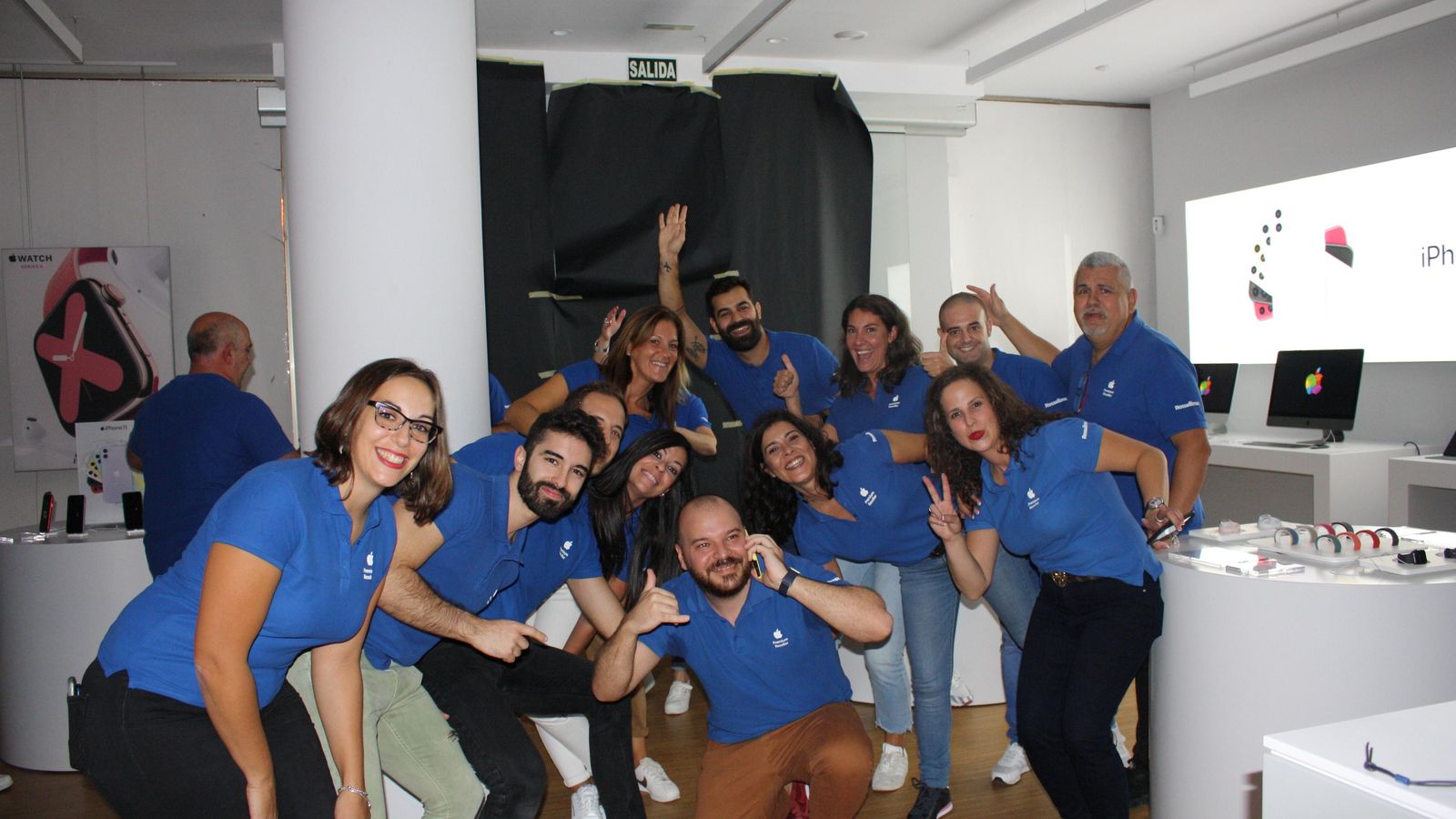 Parte del equipo de Rossellimac Huelva.