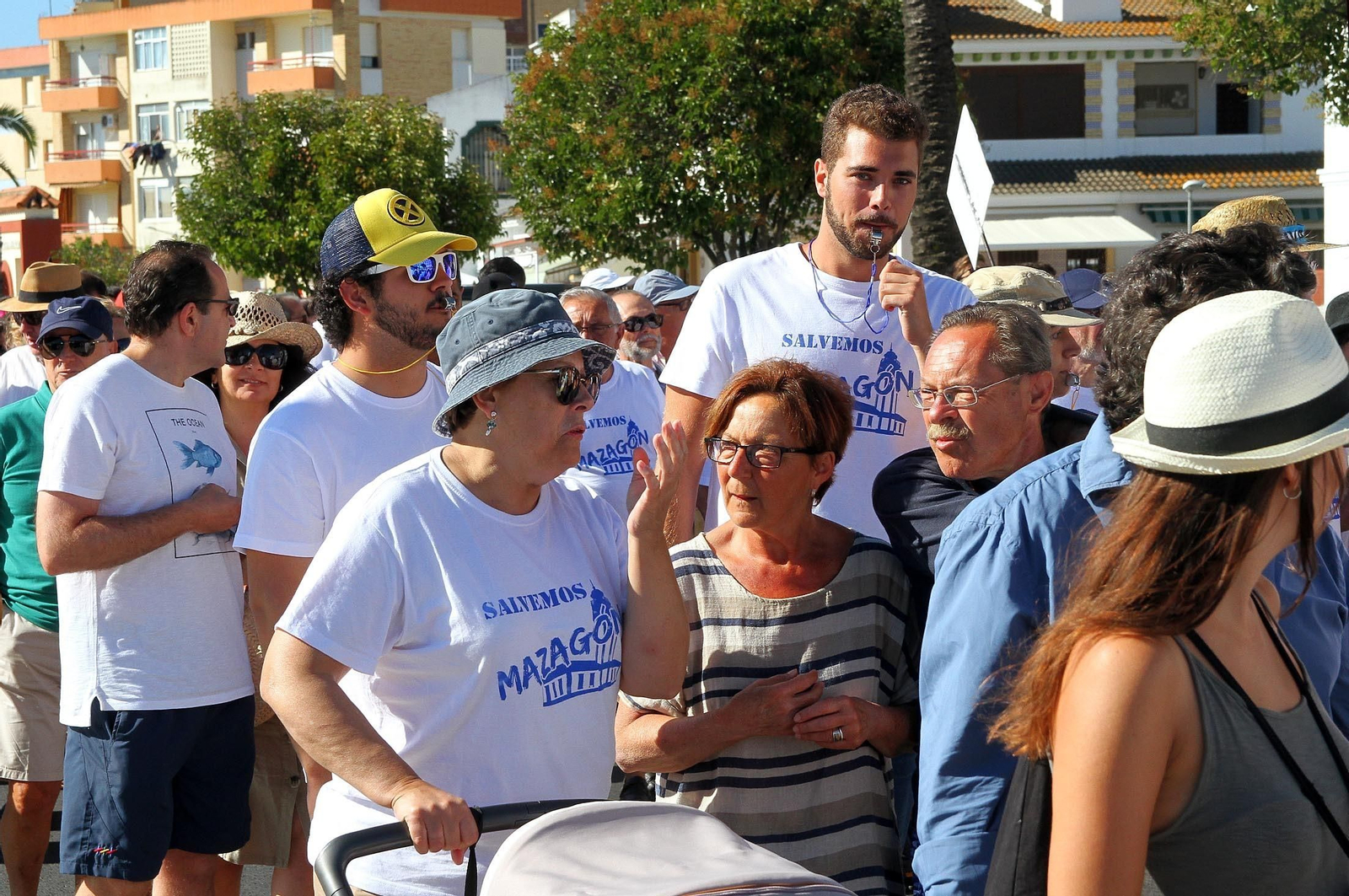 La manifestación "Salvemos Mazagón" en imágenes