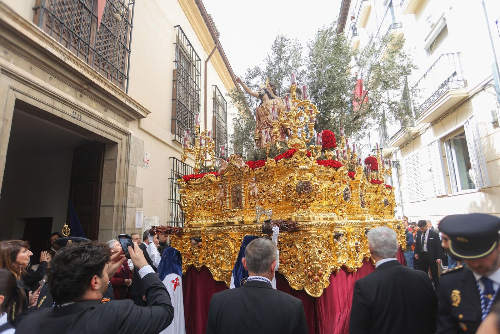 Así vivió Granada la salida de la Hermandad del Huerto 2025