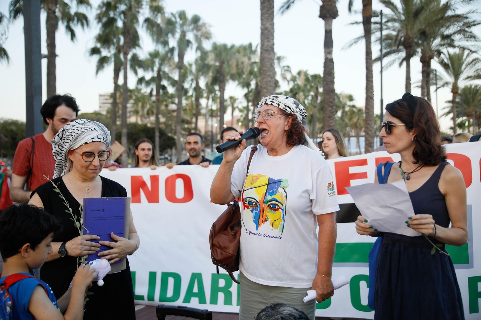 Imágenes de la manifestación en Almería por el genocidio en Palestina