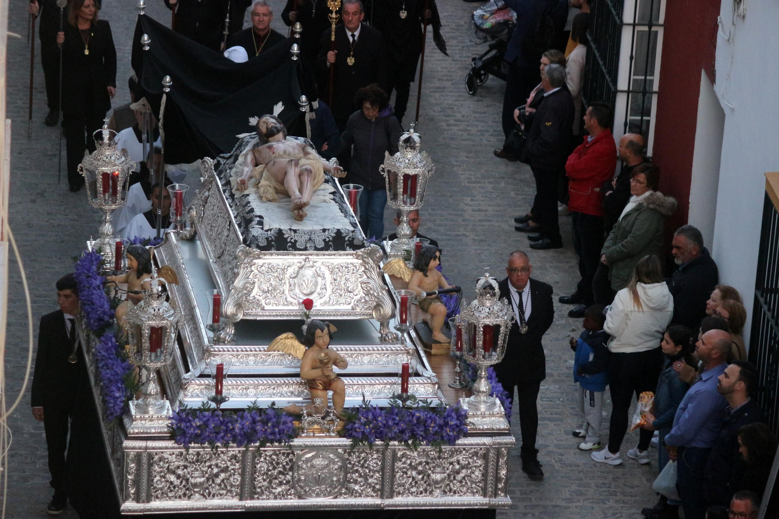 Las imágenes del Viernes Santo en Puerto Real 2023: Soledad