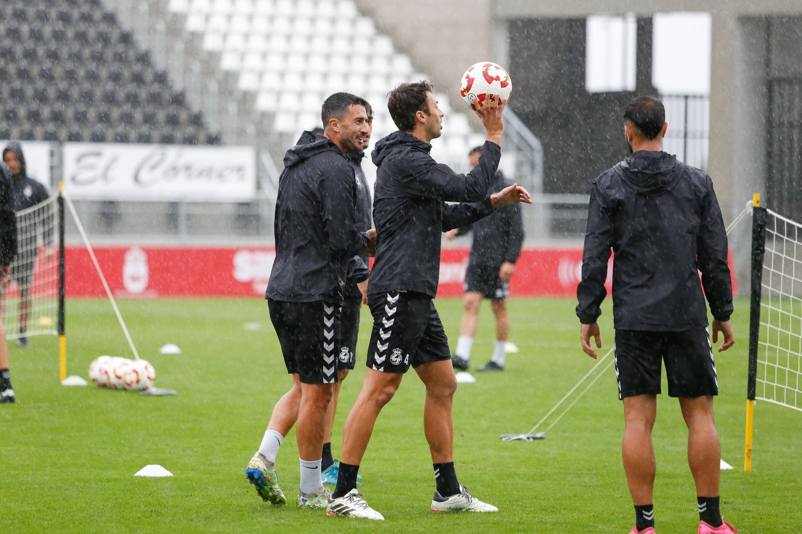 Las fotos del primer entrenamiento de Javi Moreno al frente de la Balona en La Línea