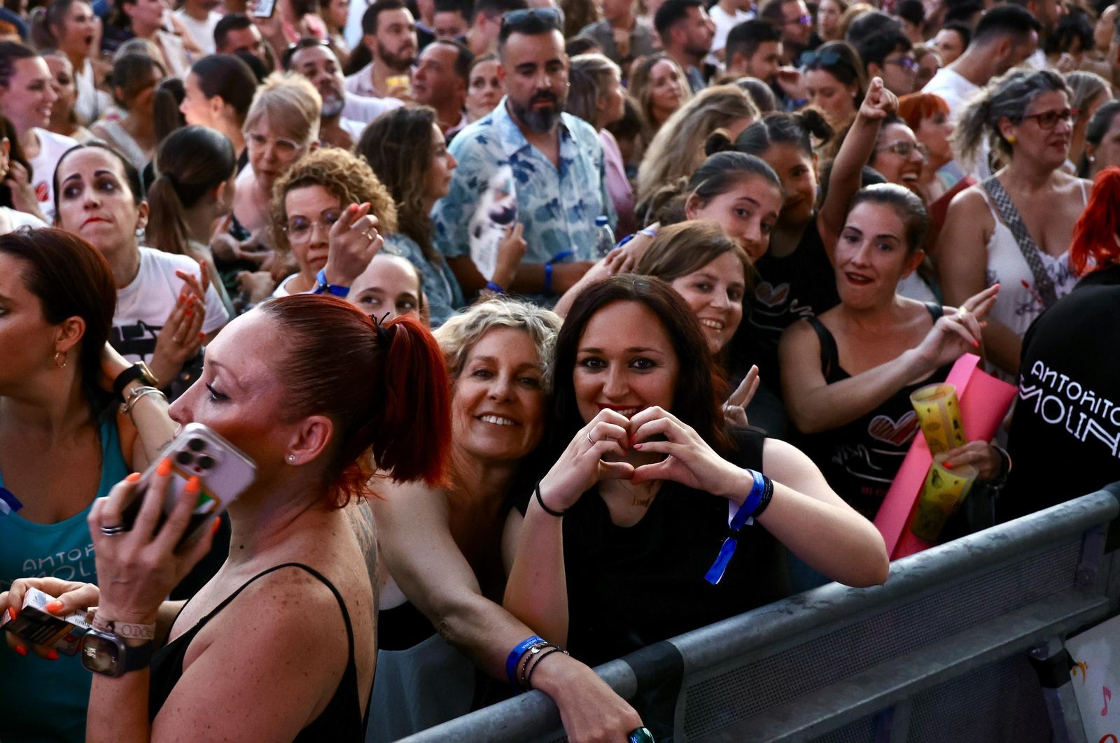 Búscate en las fotos del concierto de Antoñito Molina en Sevilla