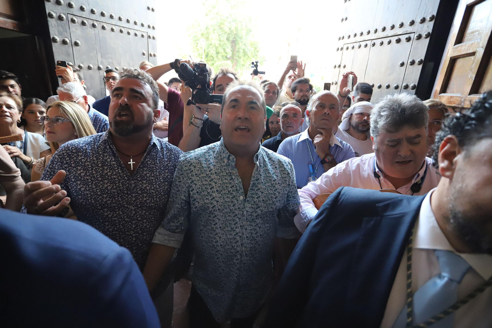 Traslado popular de la Virgen de la Cinta a su Santuario