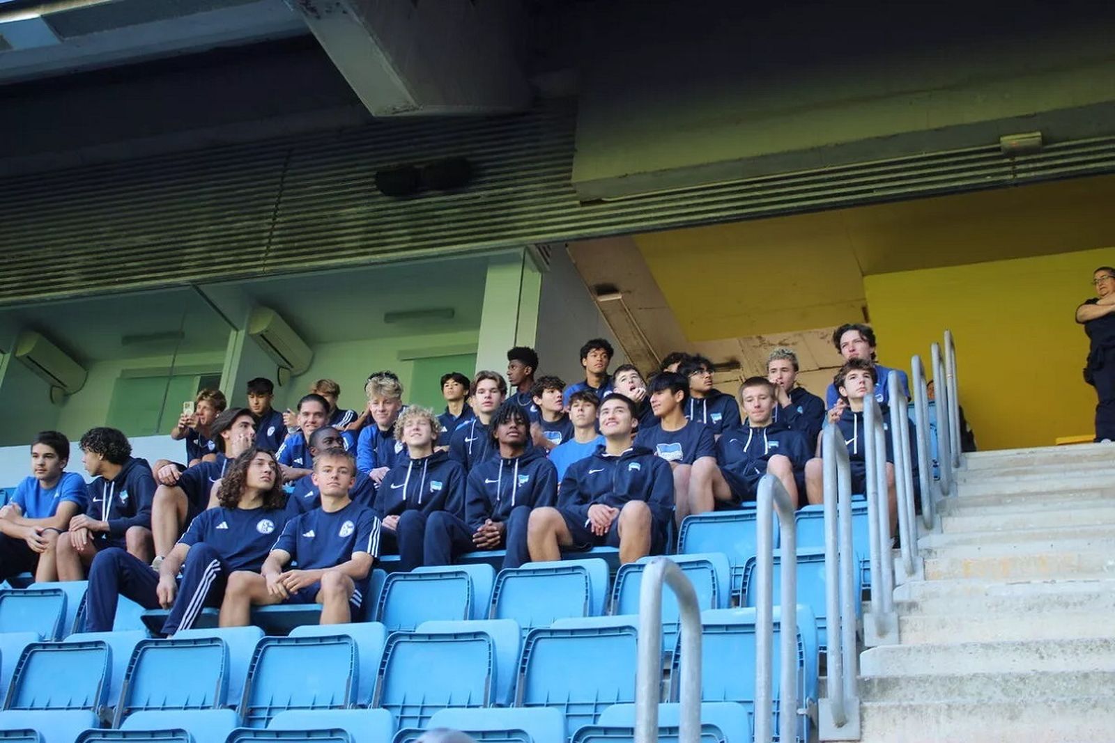 Visita al estadio de equipos de International Soccer Academy.