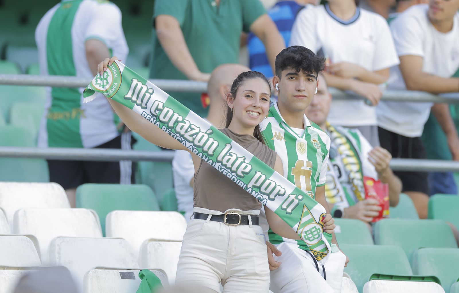 Búscate en la fotos del Betis-Sparta