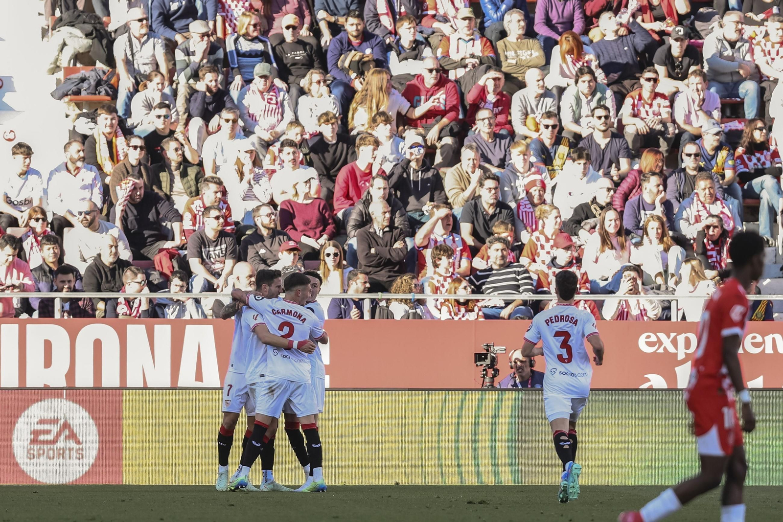 Las fotos del pobrísimo paso de Saúl Ñíguez por el Sevilla