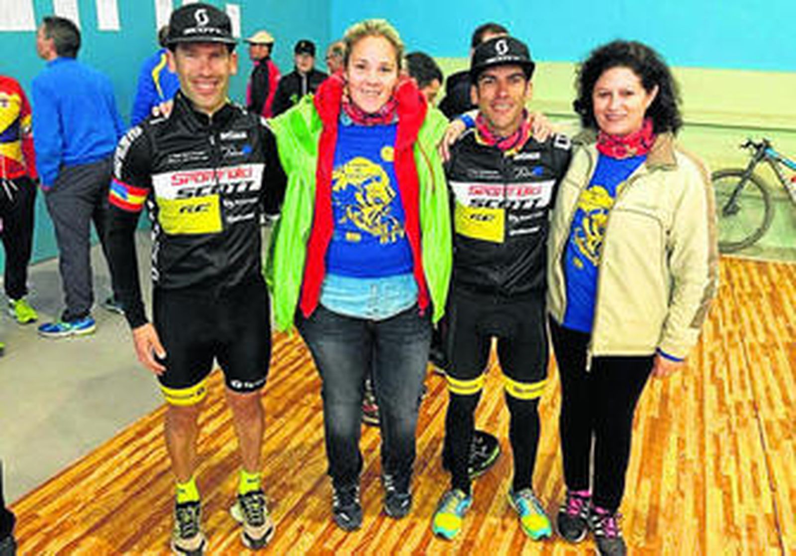 Fco. Javier Macías, Mari Carmen López (concejala de Deportes), José Carlos Macías y Lole Romero (de Educación).