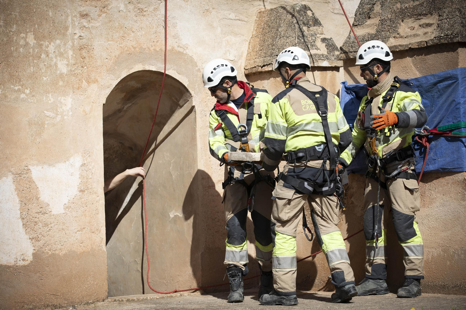 El simulacro de protección del patrimonio de Granada ante terremotos, en imágenes