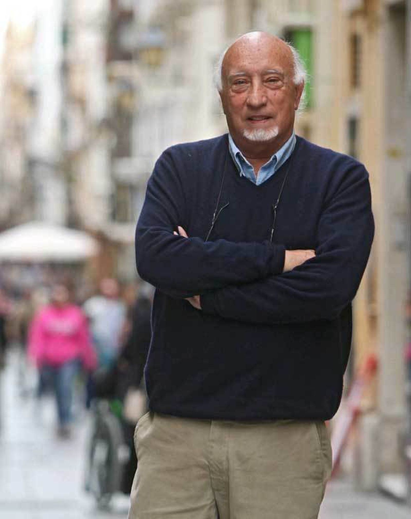 "La felicidad es ir flotando por la vida a través de las pequeñas cosas"