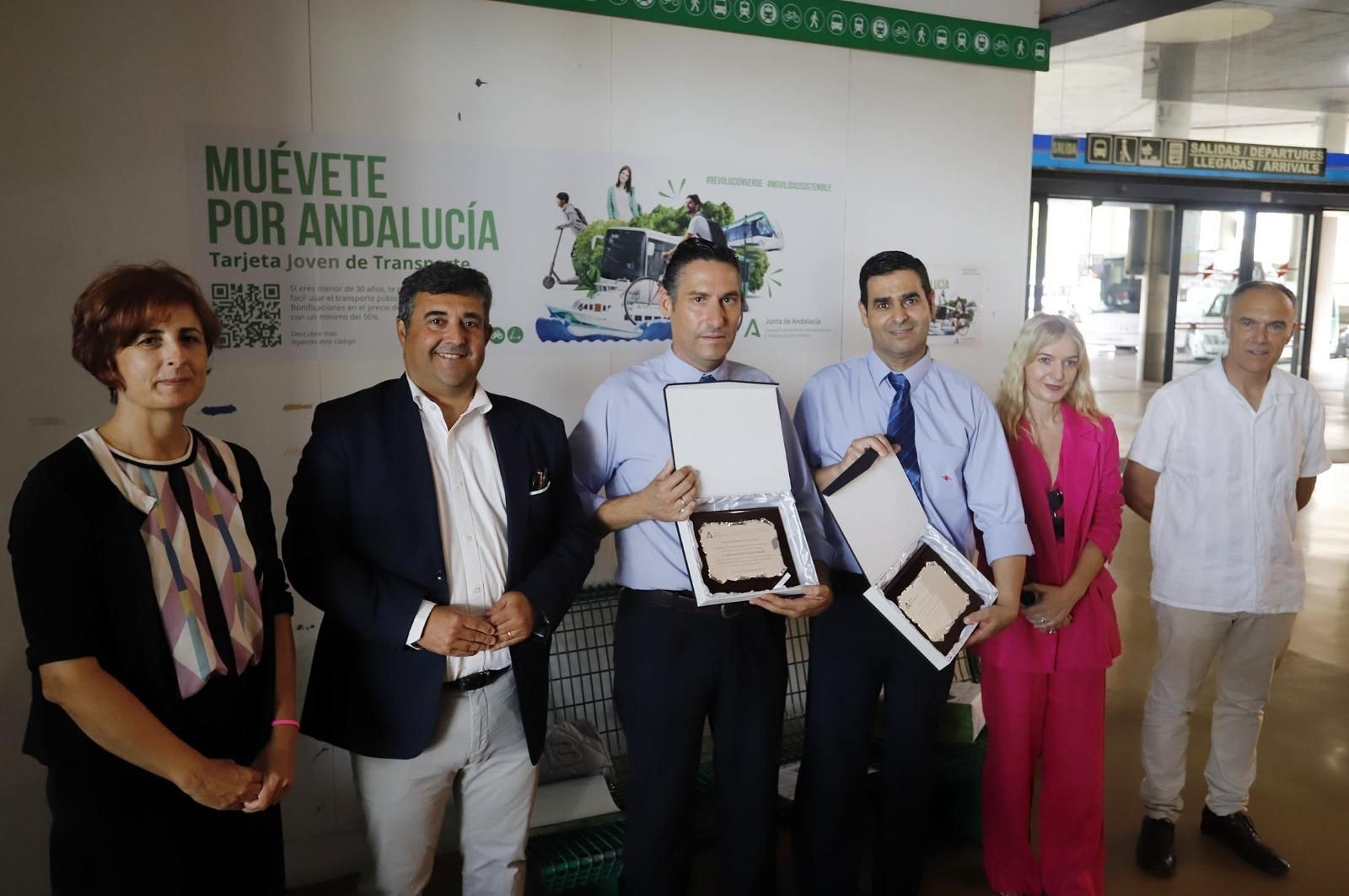 Homenaje a los conductores de Damas.