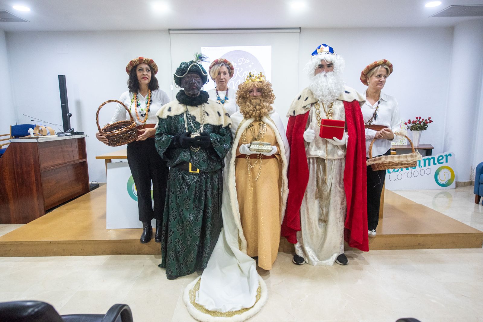 La visita de los Reyes Magos a la asociacion San Rafael de Alzheimer