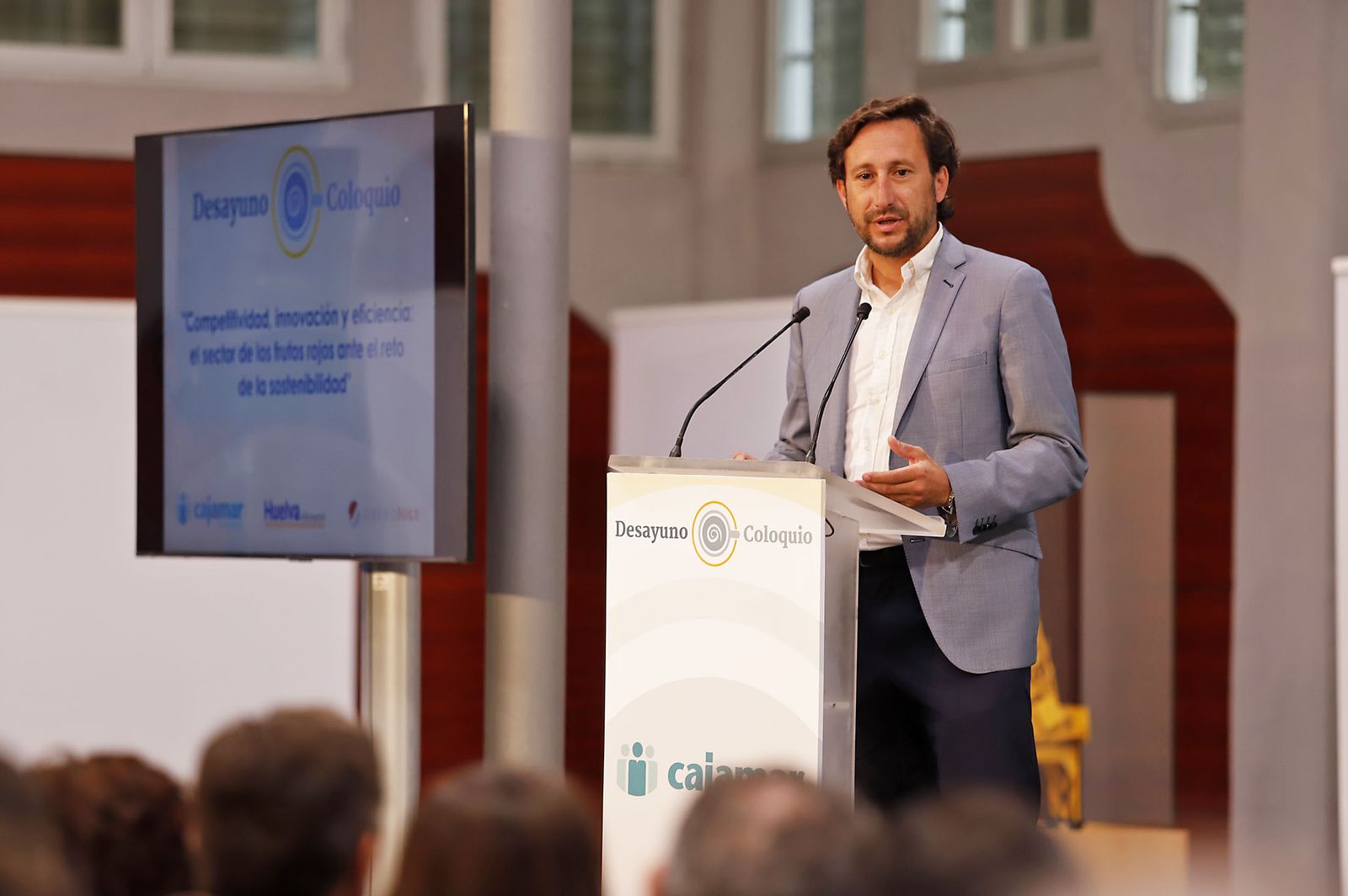 Las imágenes en el Desayuno-Coloquio del Grupo Joly "Competitividad innovación y eficiencia el sector de los frutos rojos ante el reto de la sostenibilidad"