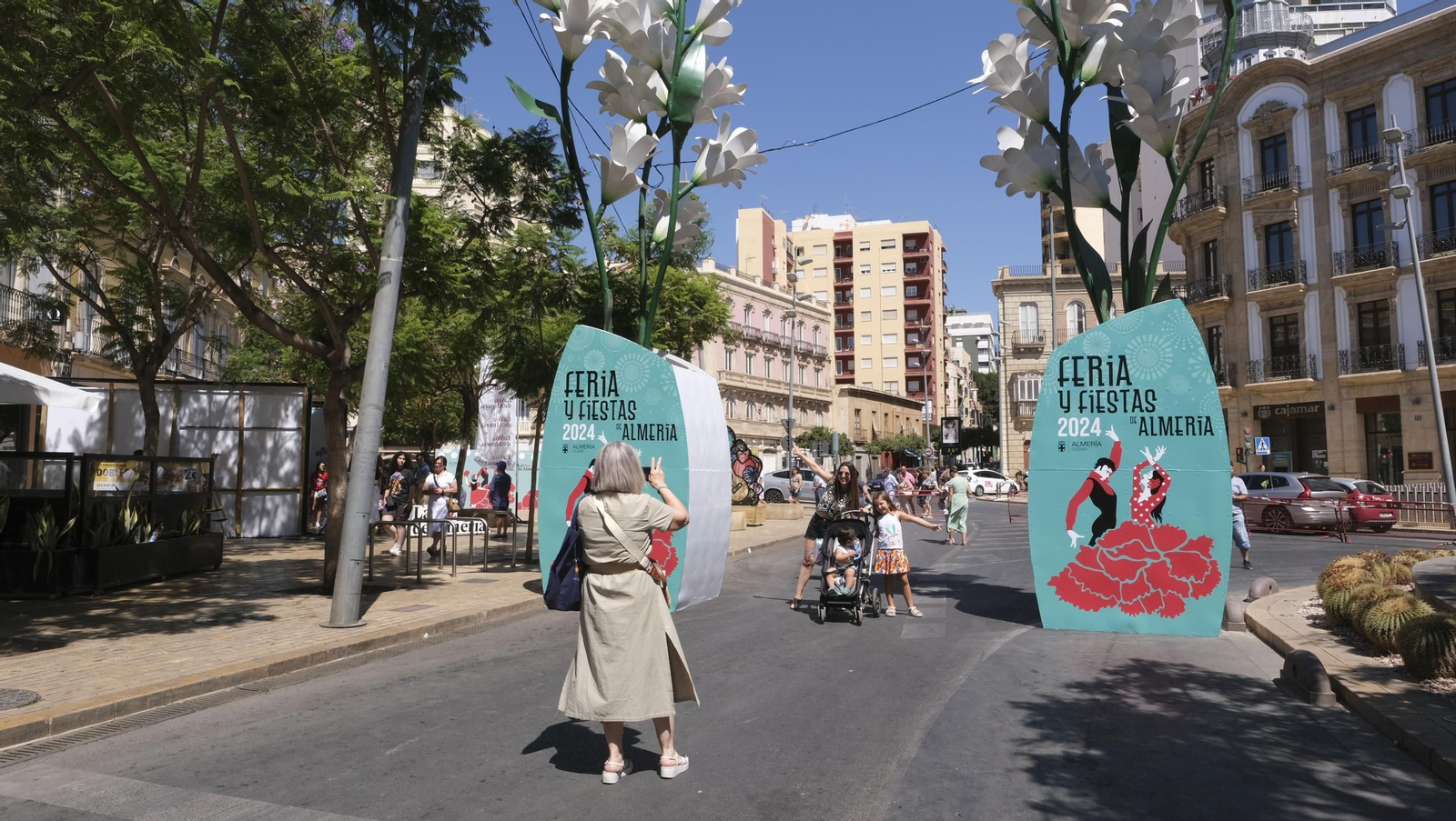 Las imágenes del lunes de la Feria del Mediodía en Almería