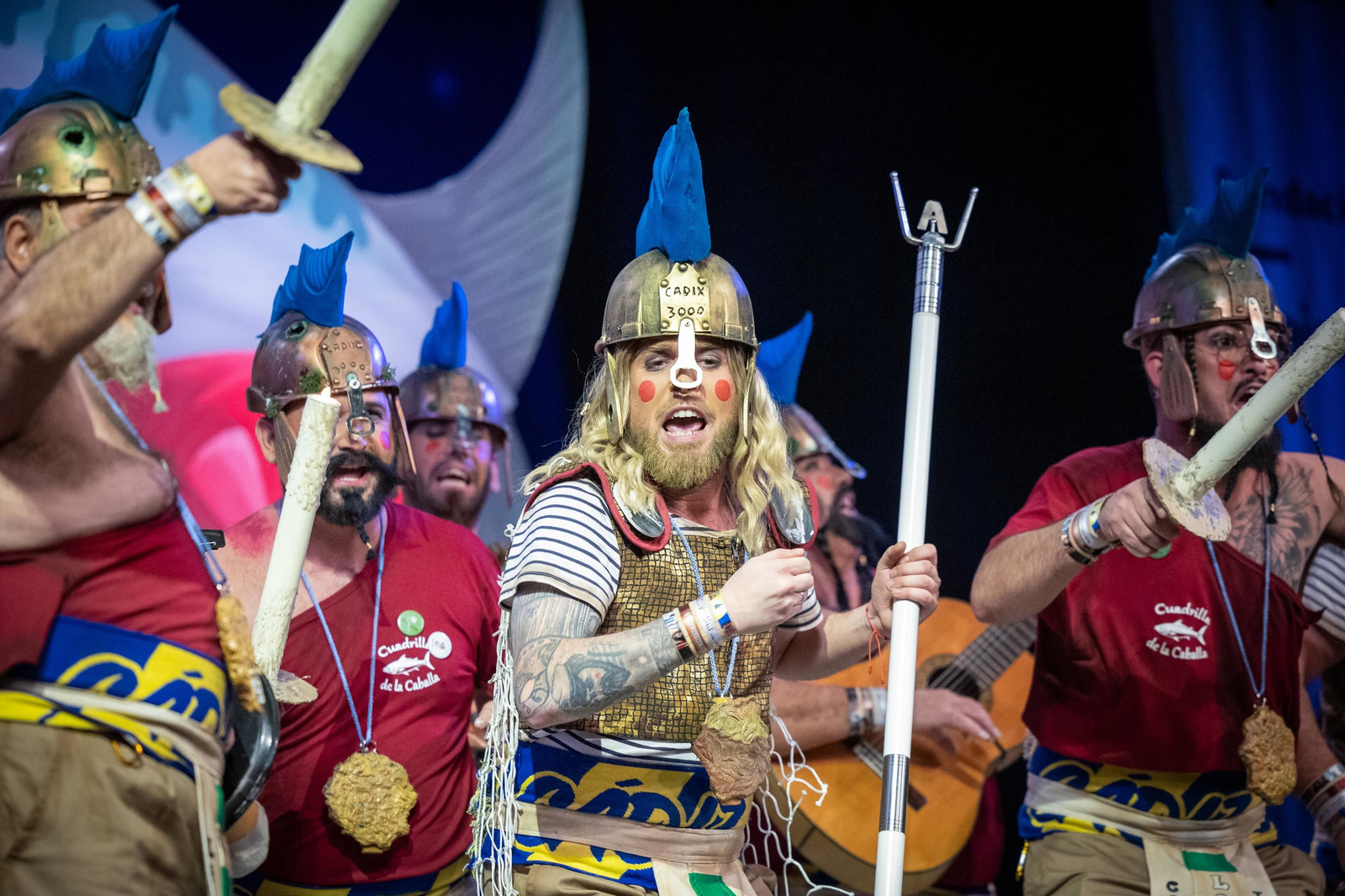 La chirigota 'Los que salieron perdiendo' en una de sus actuaciones en el COAC 2024.