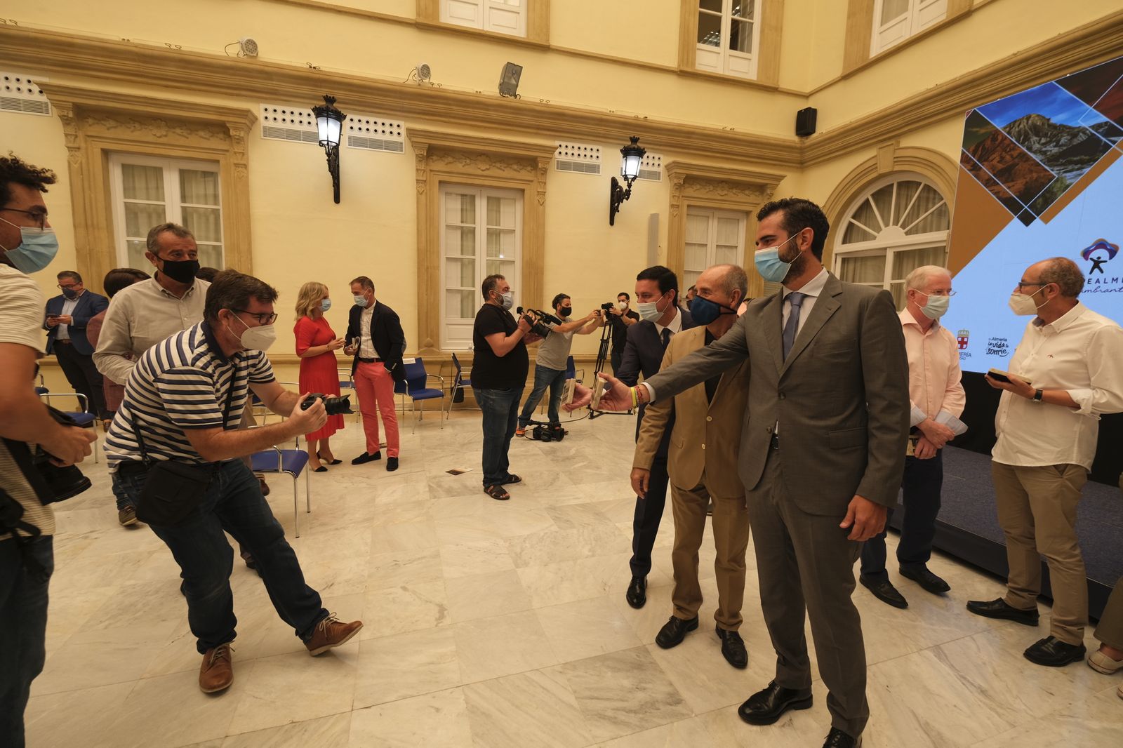 Fotogalería presentación Titan Desert Almería