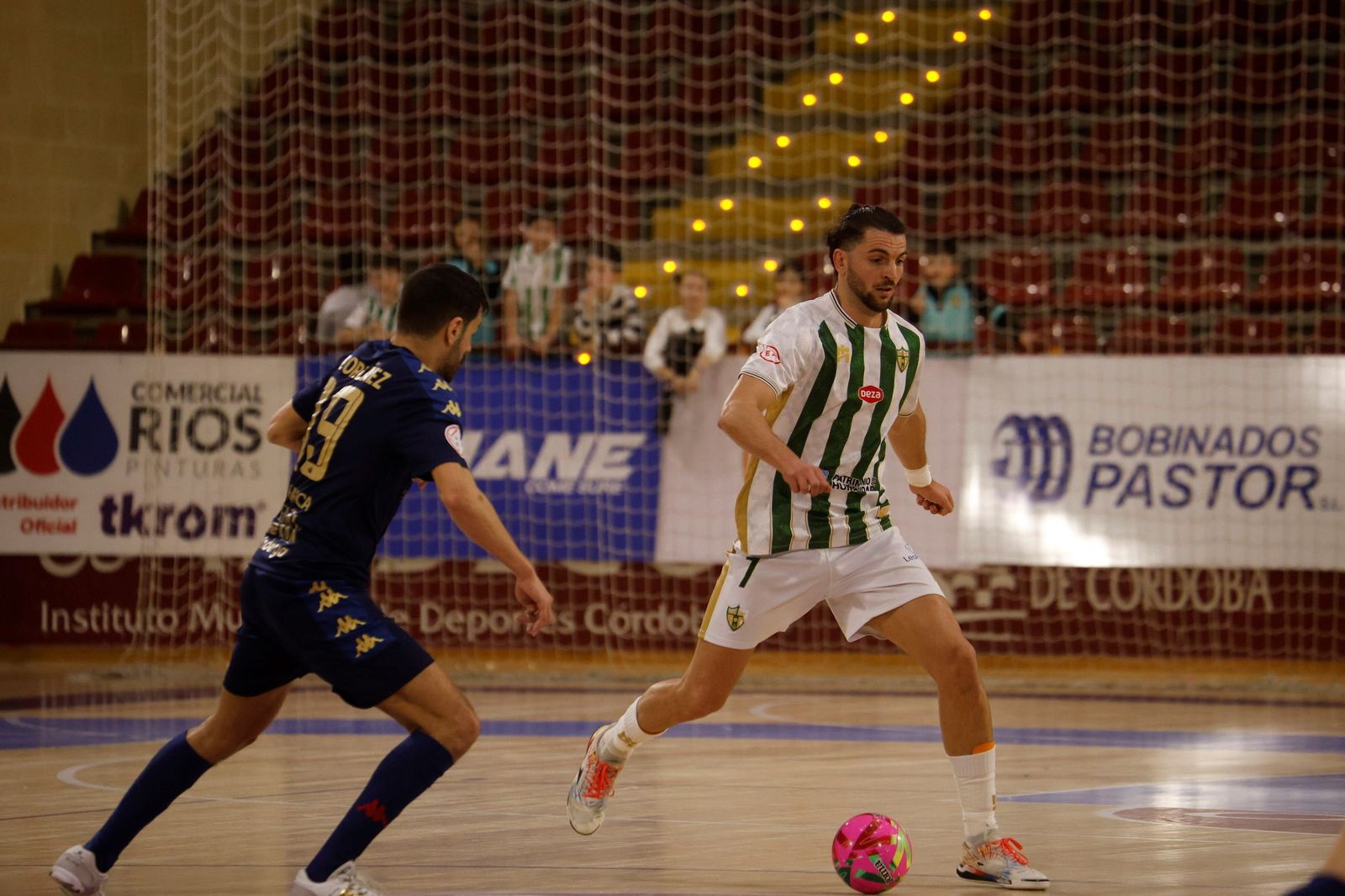 Las mejores fotos del ambiente en Vista Alegre para el Córdoba Futsal - O Parrulo Ferrol