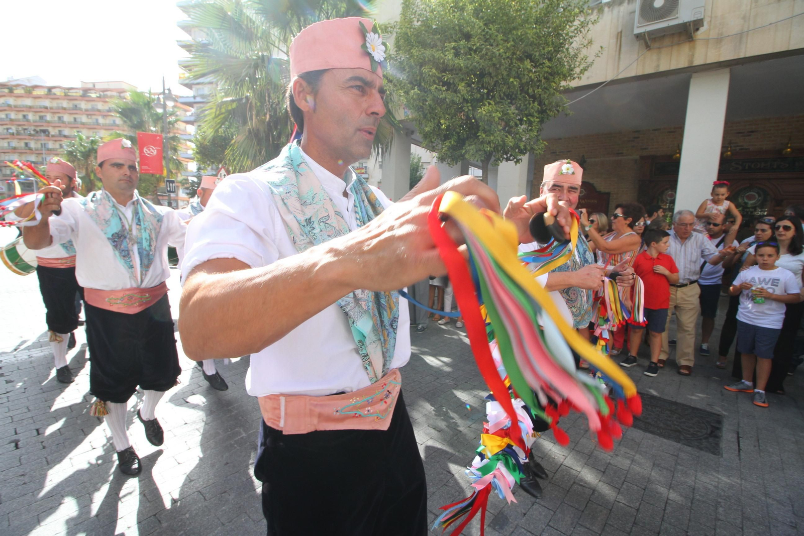 Imágenes del desfile Iberoamericano de bailes.