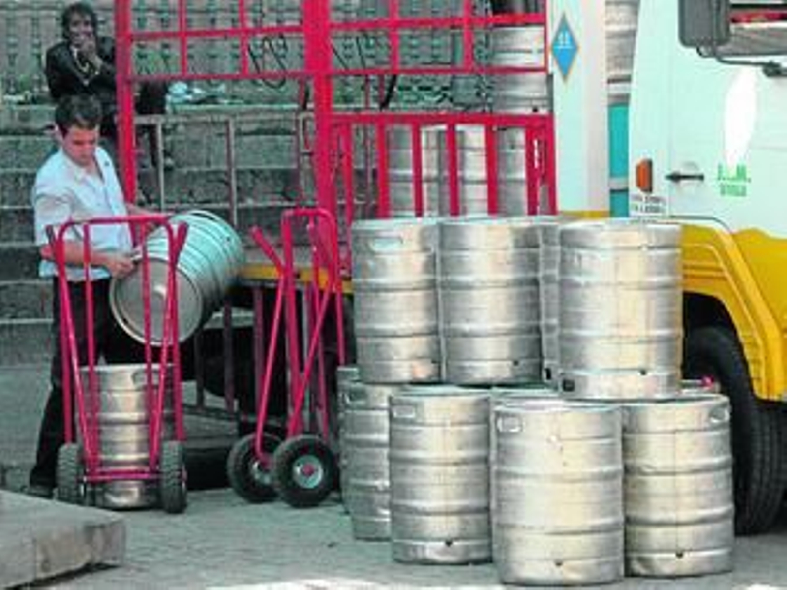 Prohibido rodar barriles de cerveza