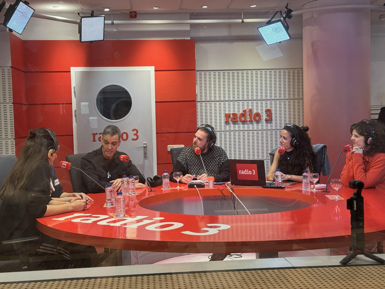 Pedro Sánchez, en el programa 'Generación Ya', de Radio 3.