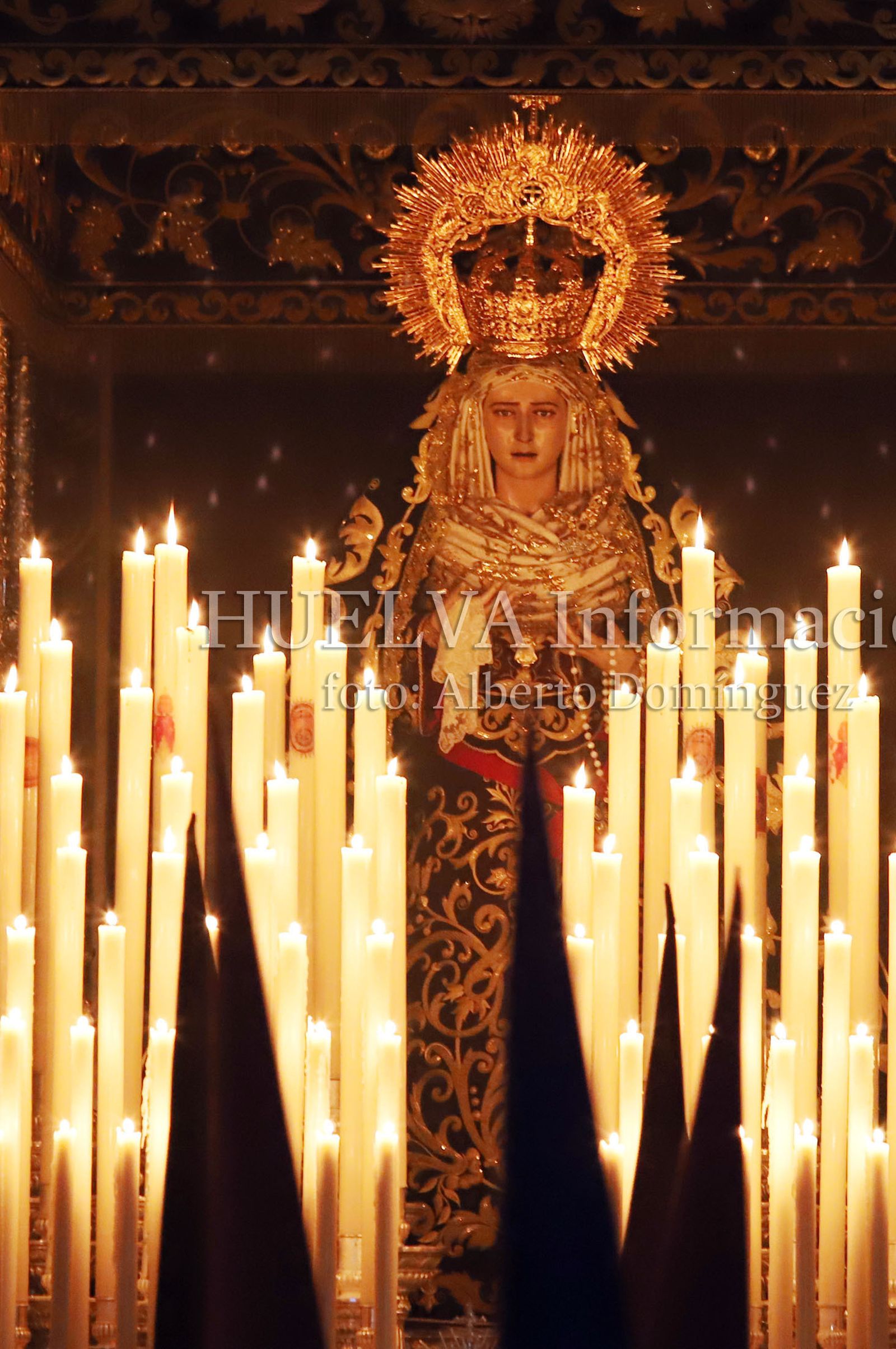 Imágenes de la procesión del Calvario de Huelva