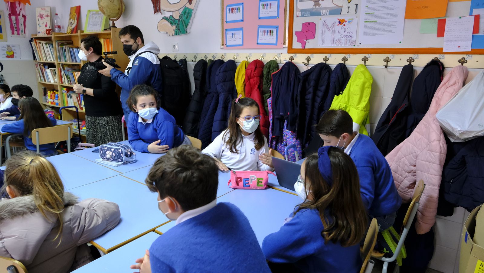 Imágenes de la visita del Alcalde de Almería al Colegio La Safa, por su 75 aniversario.