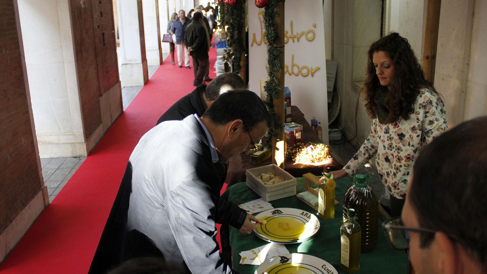 Muestra de aceite de oliva y conservas en la Diputación de Huelva. Muestra de aceite de oliva y conservas en la Diputación de Huelva.