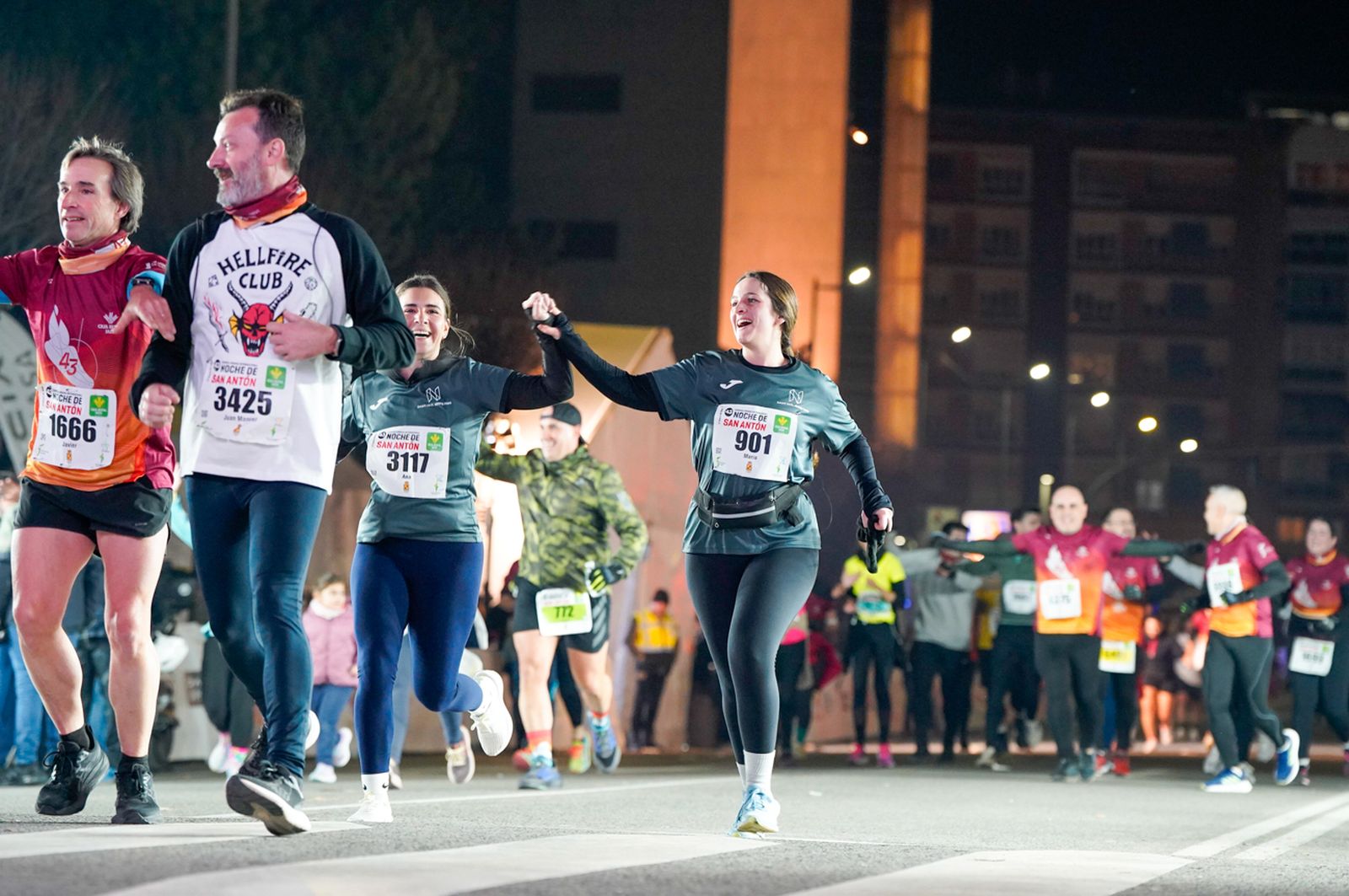 En imágenes: búscate en tu llegada a meta de la Carrera de San Antón 2026 (4)