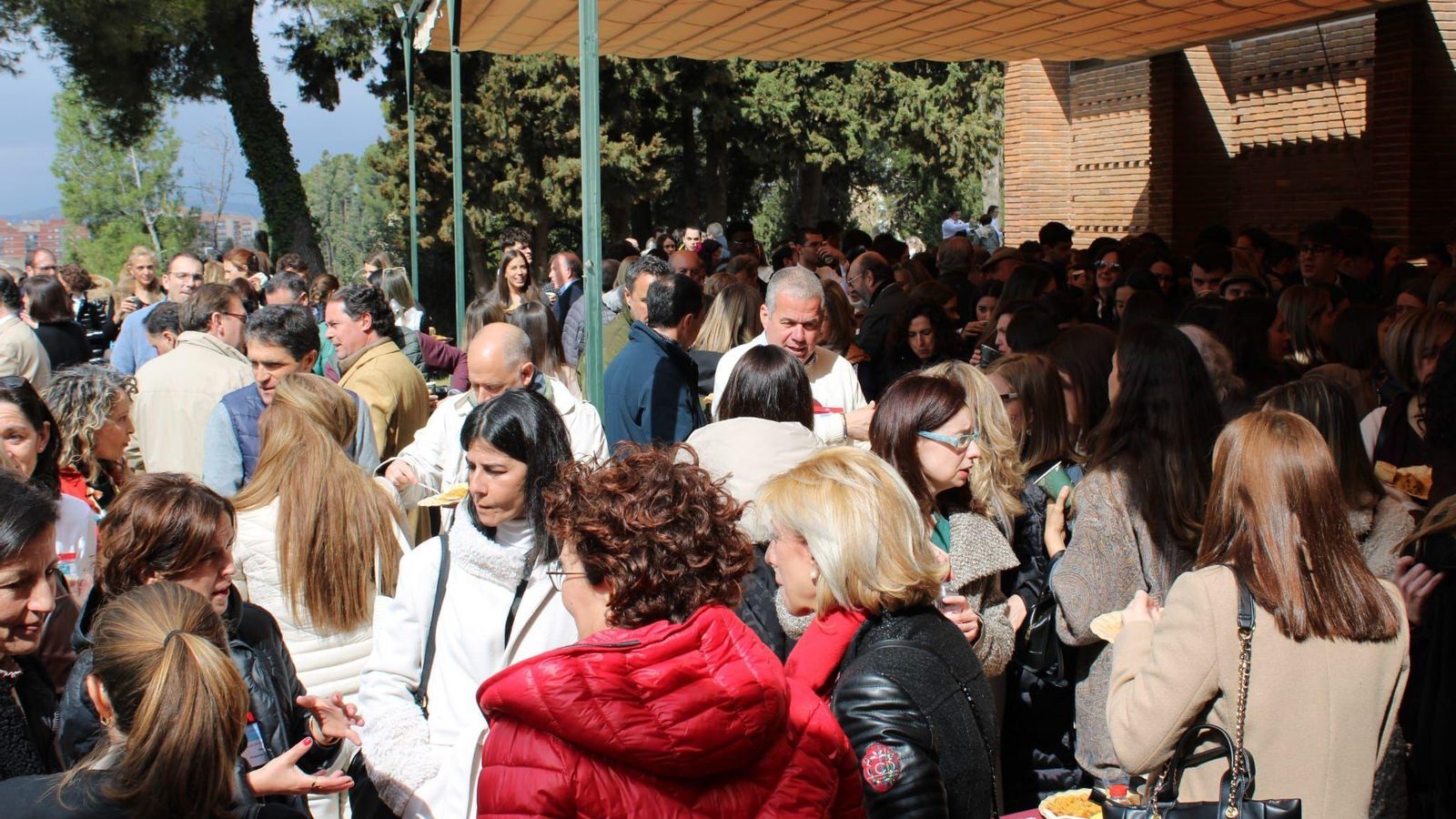 El Colegio Mayor Jesús María de Granada celebra su 75 aniversario con una jornada muy especial: las imágenes