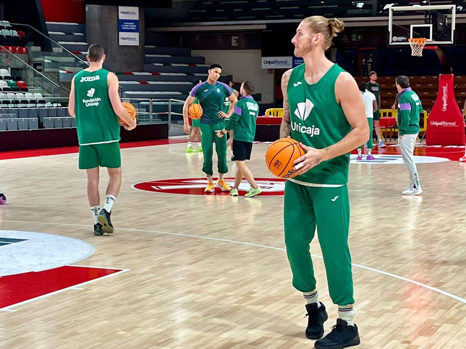 El Unicaja prueba el PalaBigi, escenario del duelo ante el Reggiana