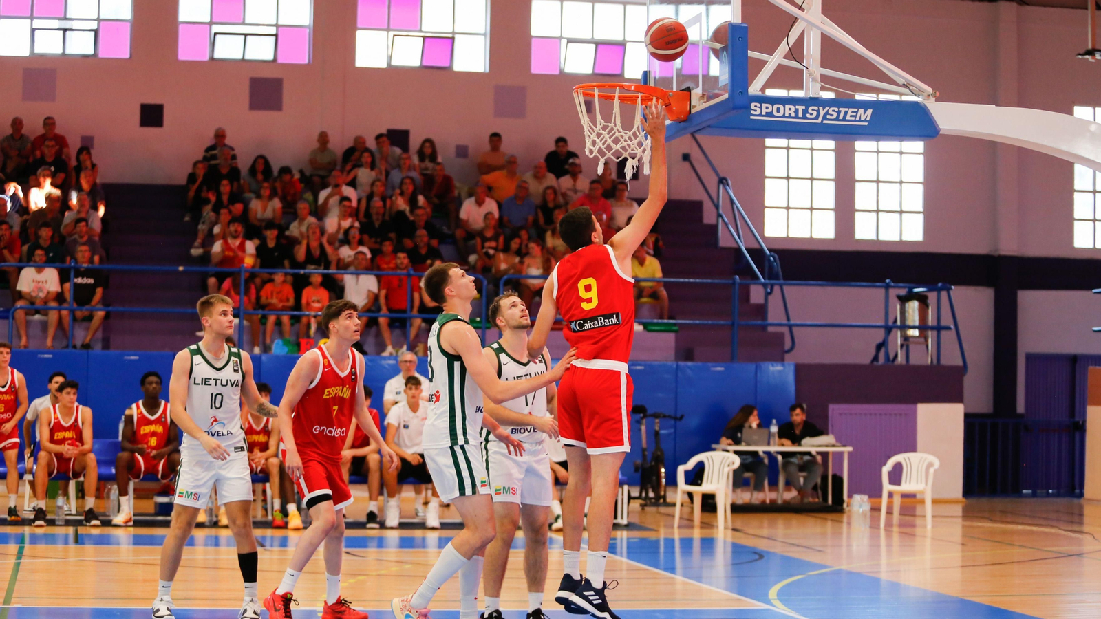 Las fotos de la segunda jornada del torneo Internacional U20 de baloncesto de La Línea