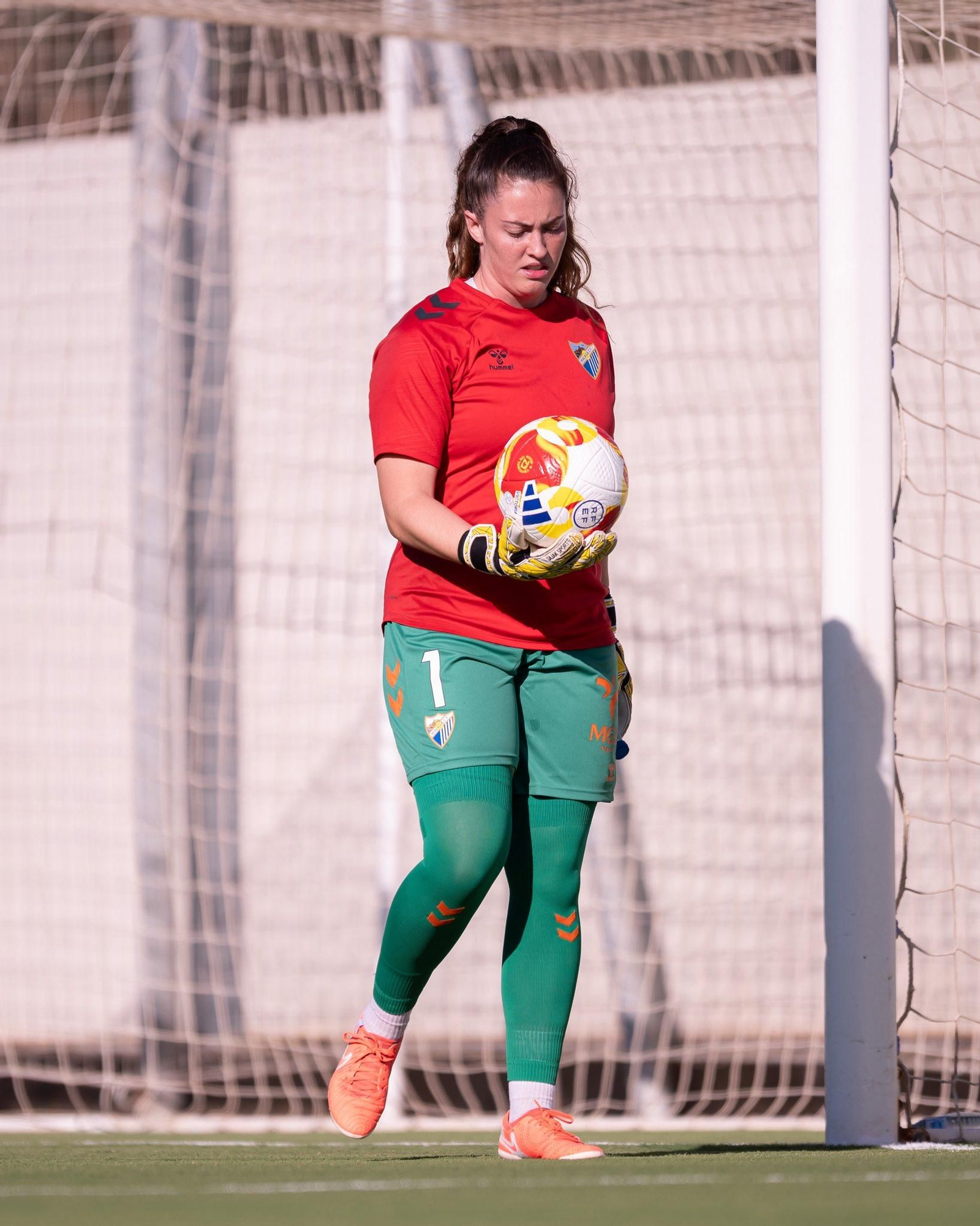 El Málaga CF tumba al Betis en la Copa de la Reina (2-0)