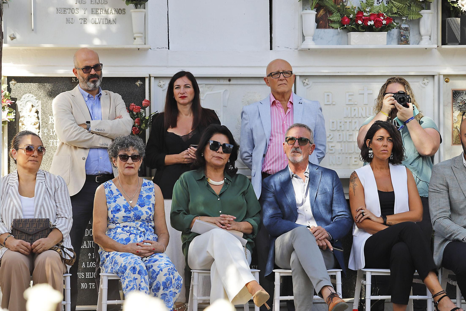 Imágenes del homenaje a Jesús Quintero con el descubrimiento de una escultura de Elías Rodríguez Picón