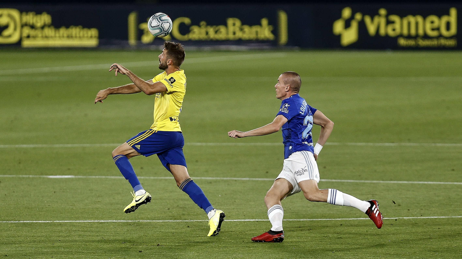 Las imágenes del Cádiz-Oviedo