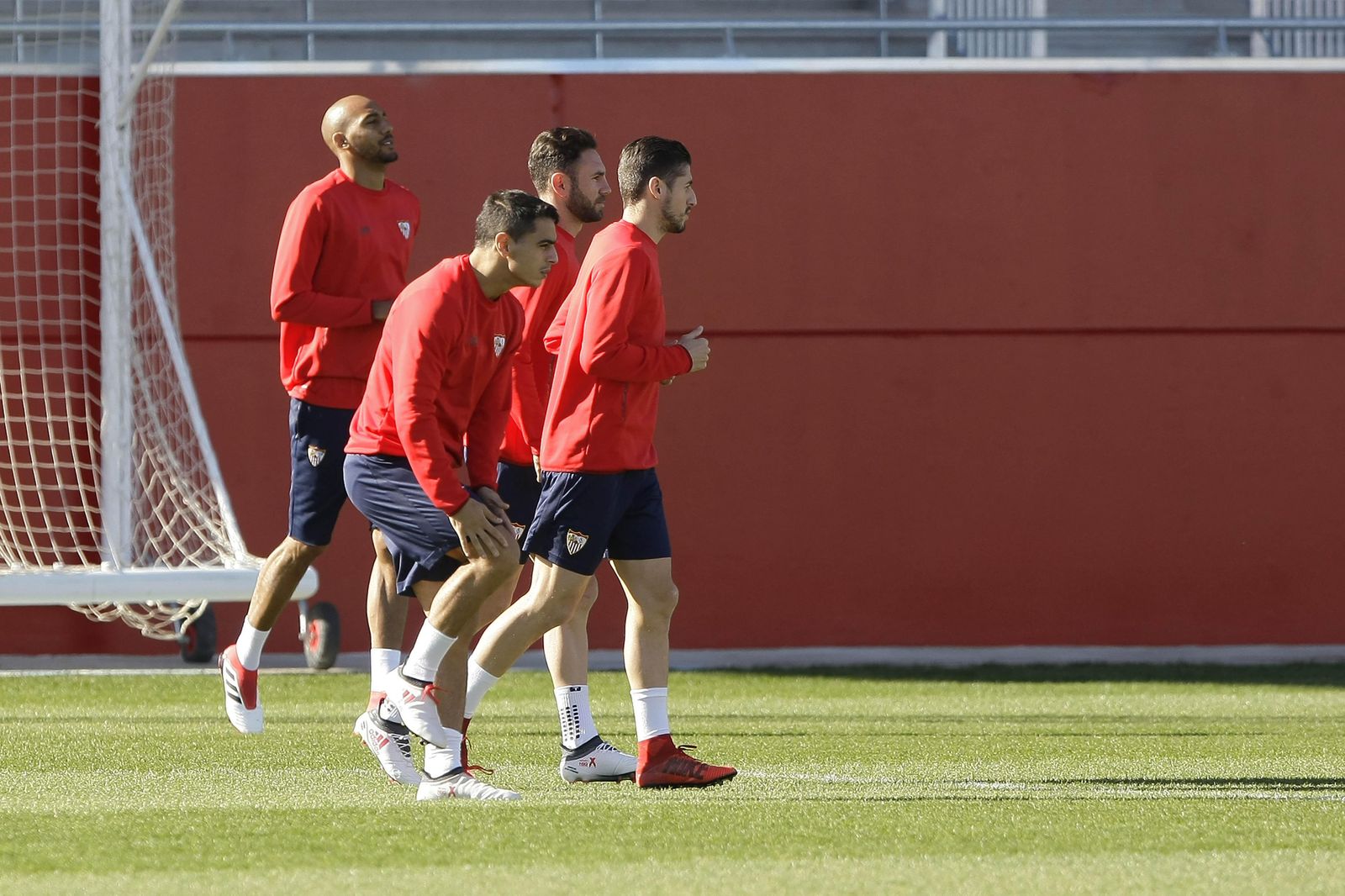 N'Zonzi, Ben Yedder, Layún y Escudero, durante el entrenamiento de ayer.