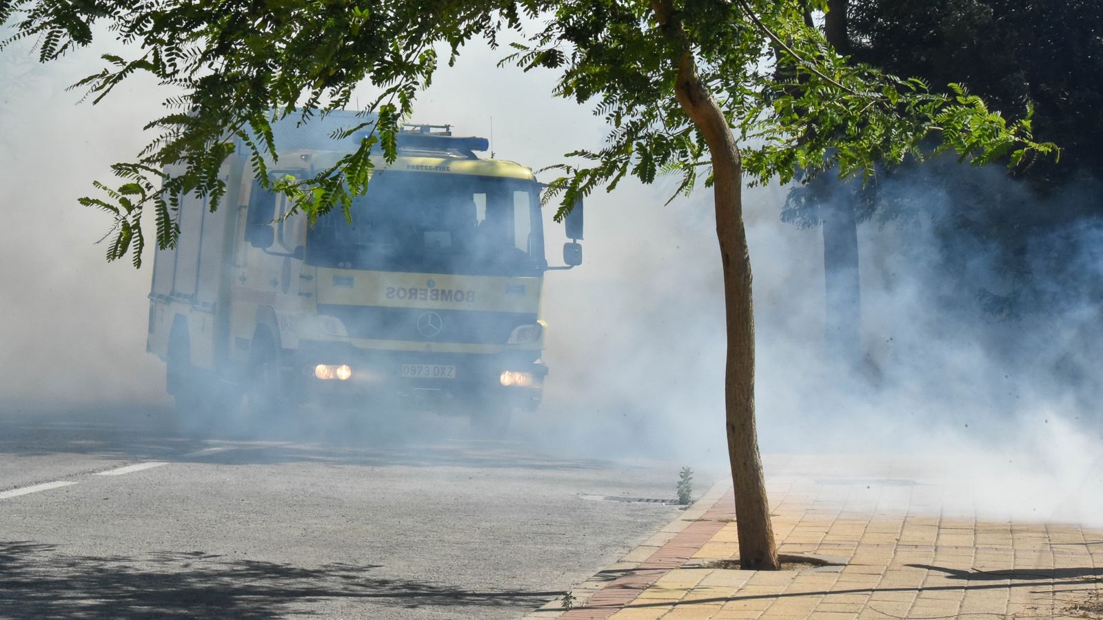 Las fotos del incendio en la barriada de San Bernabé