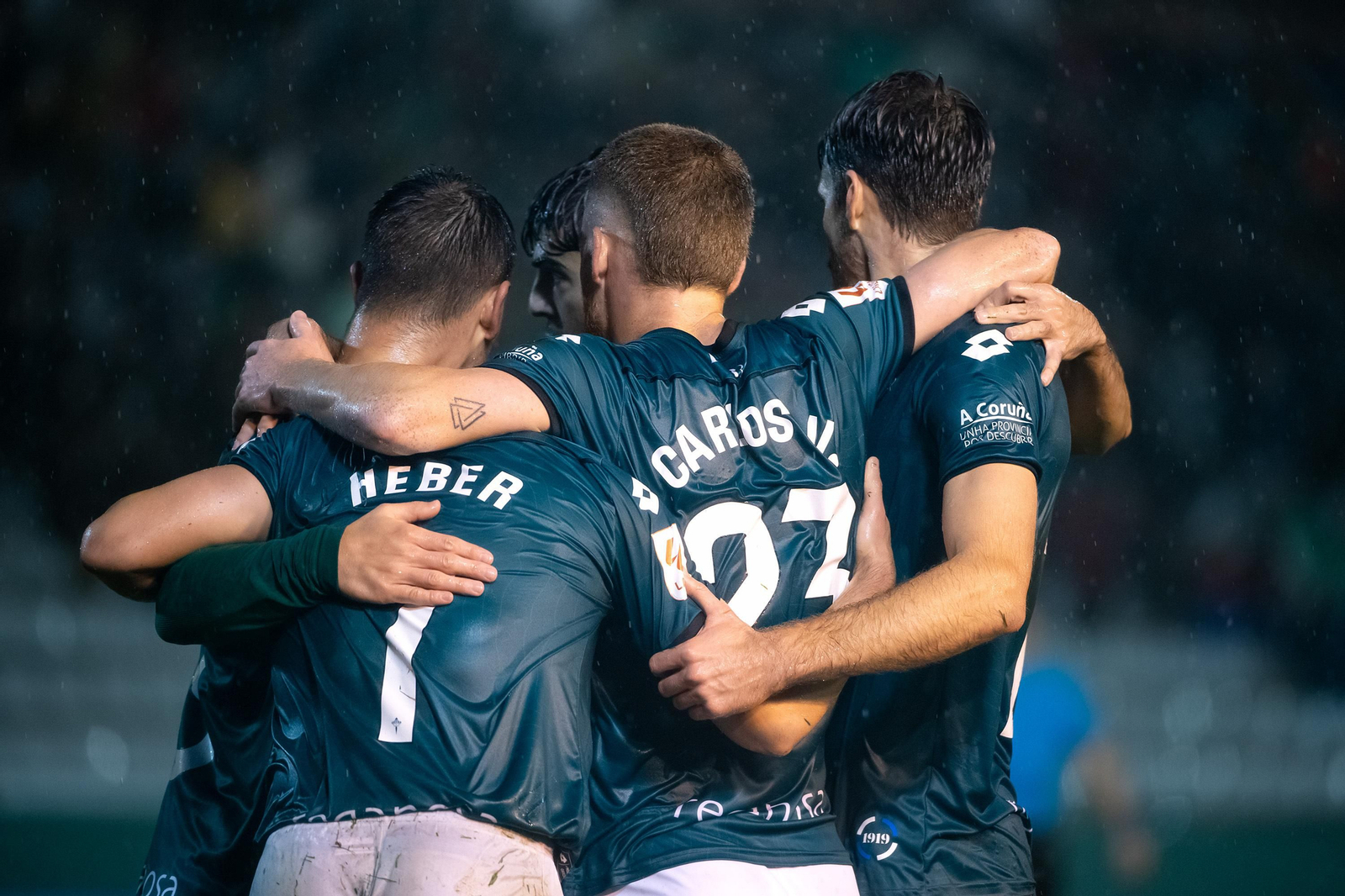 El Racing de Ferrol recibirá al Sevilla en ascenso directo y sin su 'estrella'