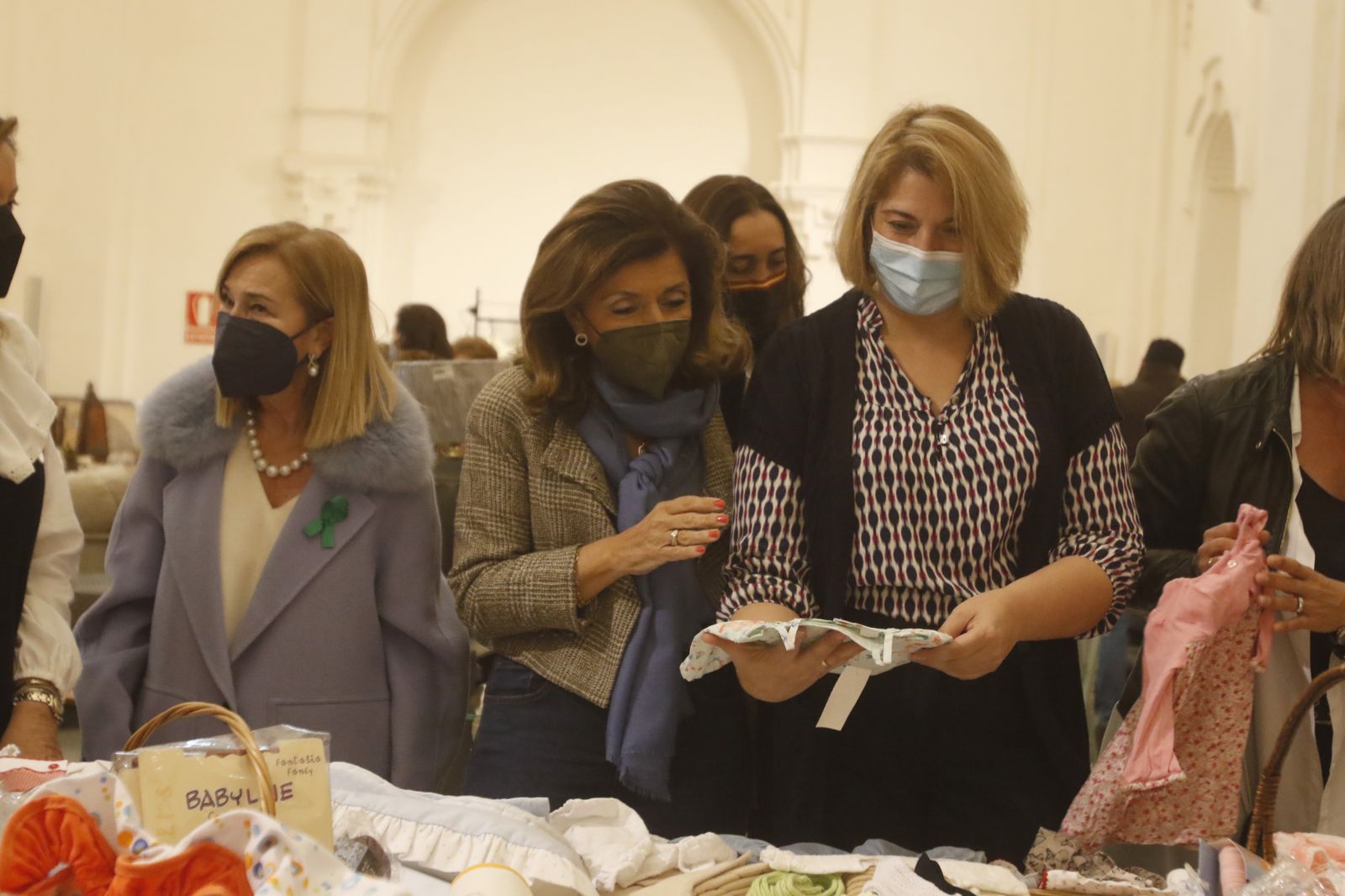 Así es el Baratillo de Primavera de Adevida en Córdoba, en imágenes