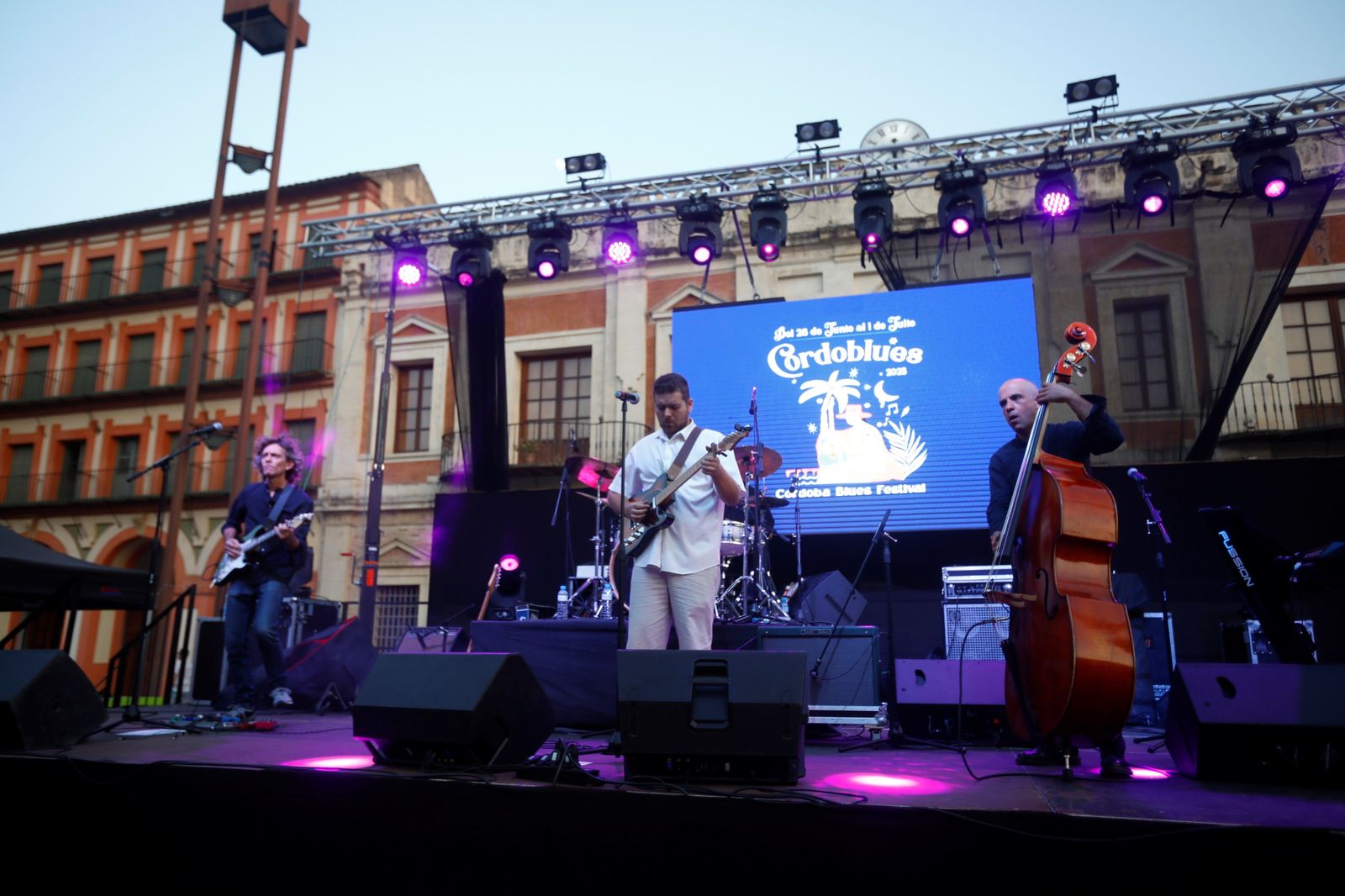 Los primeros conciertos del Cordoblues Festival en La Corredera de Córdoba, en imágenes