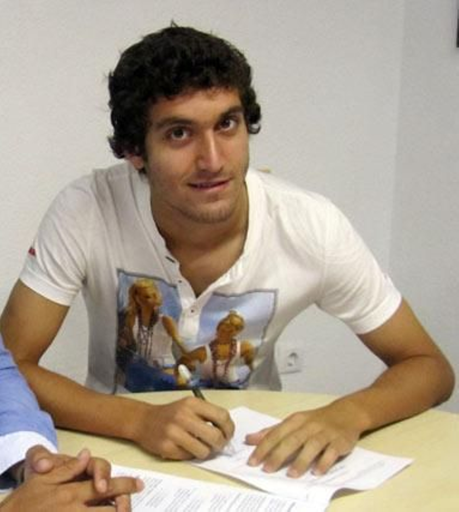 Campaña, medio
Edad: 19 años
Temp. en el club: 1ª
Goles en 10-11: 0
Contrato hasta: 2014