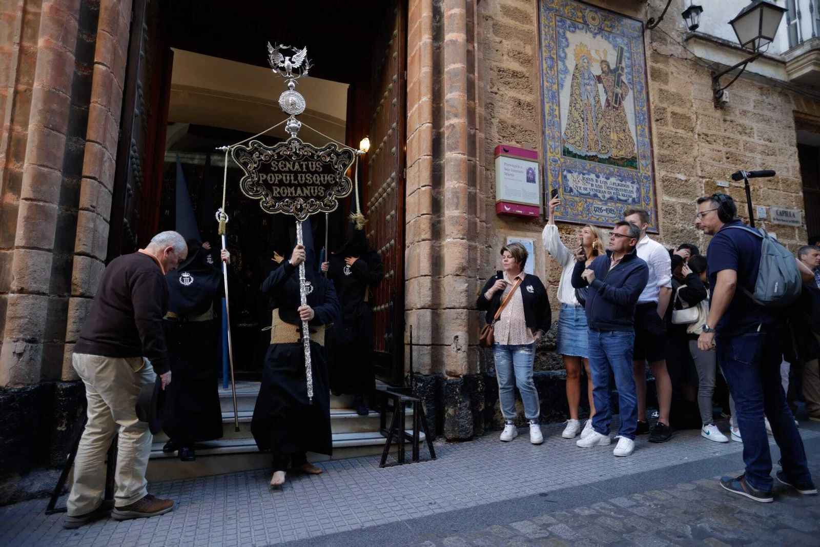 Las imágenes de la cofradía del Descendimiento en la Semana Santa de Cádiz 2023