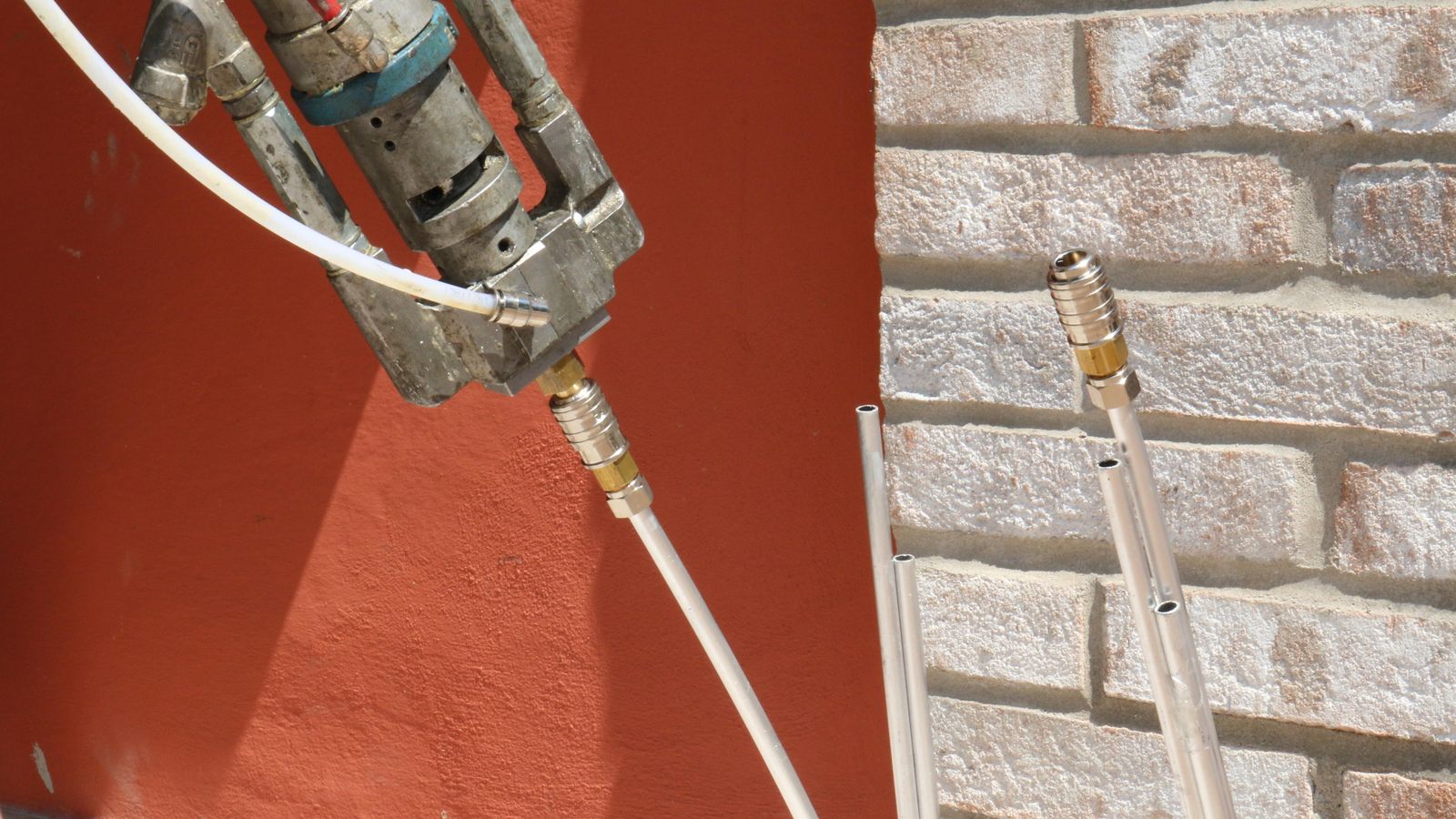 Las infraestructuras se ubican cada vez más en áreas propensas a los asentamientos del terreno.