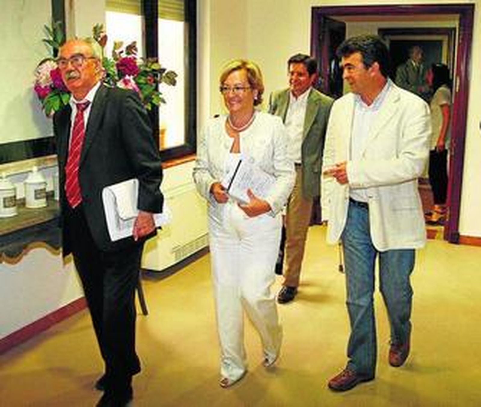 Juan Antonio Millán, Petronila Guerrero, Juan Serrato y José Martín se reunieron ayer en la Diputación.