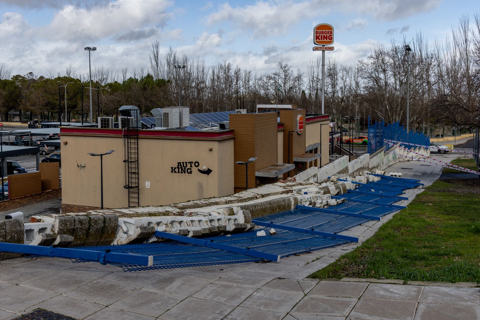 Las fuertes rachas de viento de la borrasca Leonardo dejan estas imágenes en Jaén