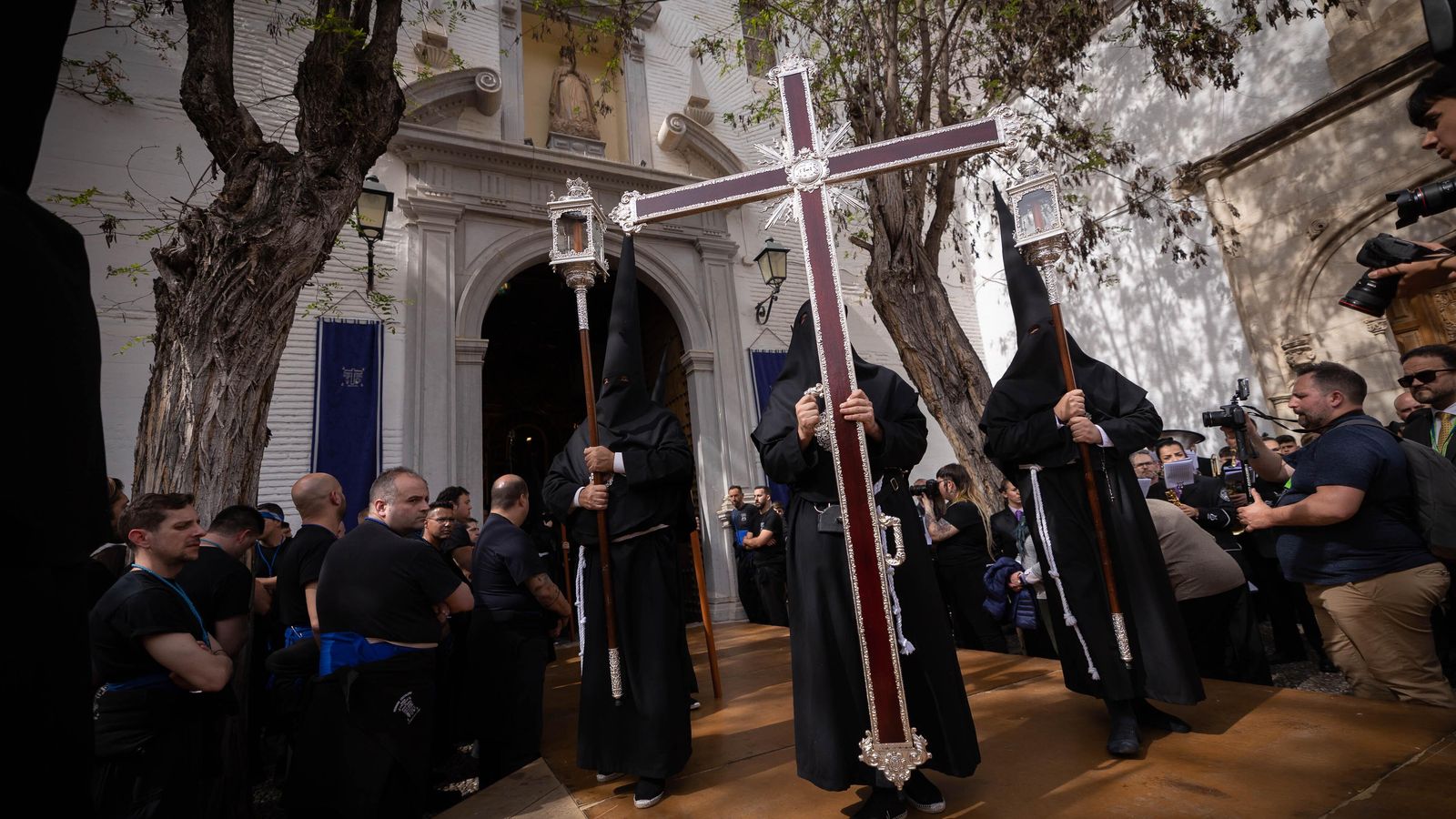 La cruz de guía de la Hermandad de la Concepción