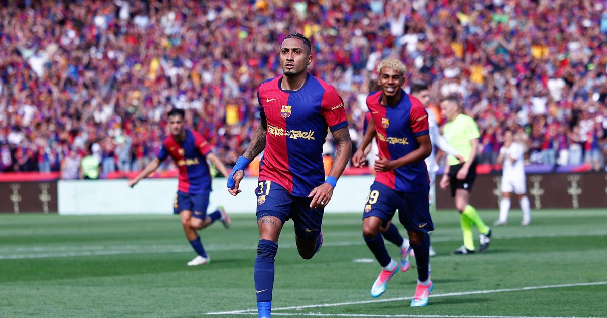 El Barcelona tiene la Liga a tiro tras remontar al Real Madrid (4-3)