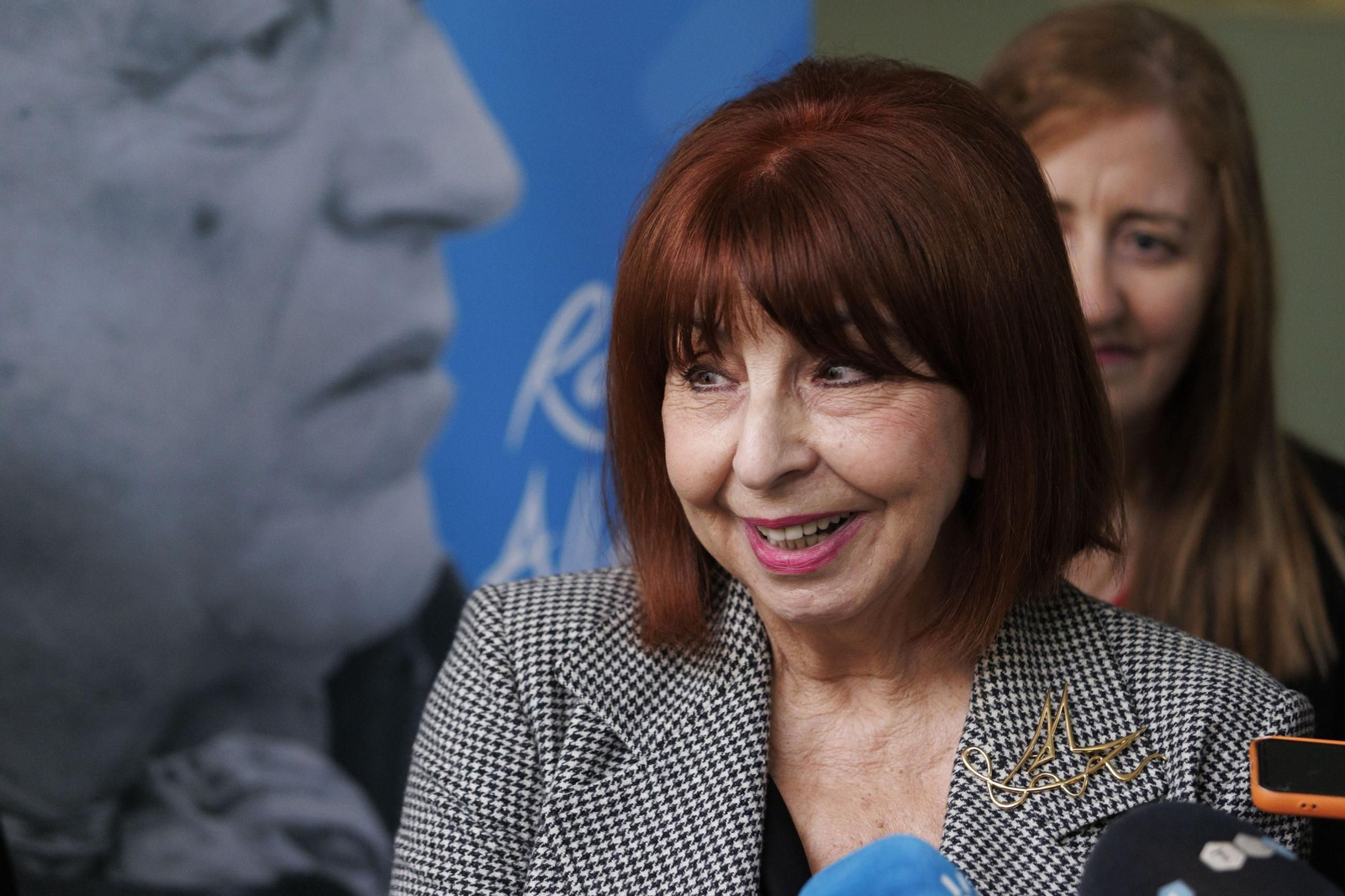 Un congreso analiza en Granada la figura de Rafael Alberti con la presencia de su viuda, María Asunción Mateo